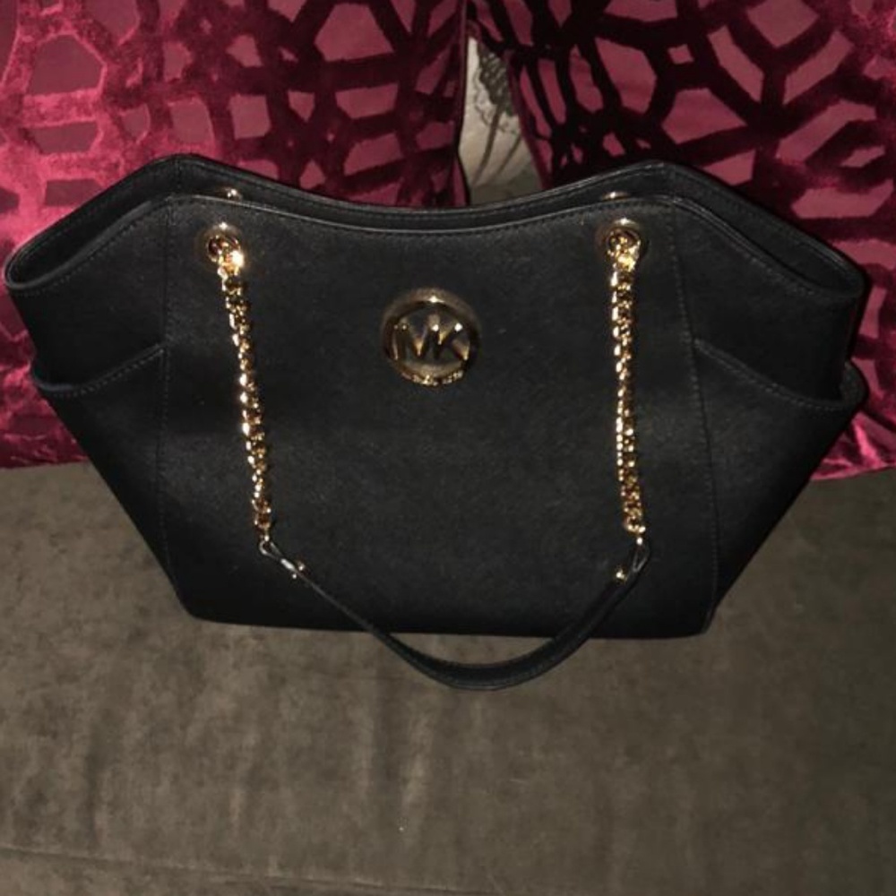 Michael Kors leather purse